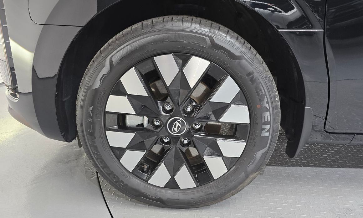 Hyundai Staria 2025