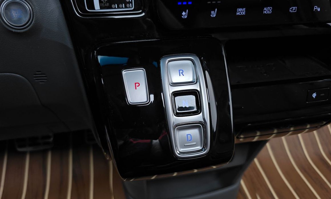 Hyundai Staria 2025