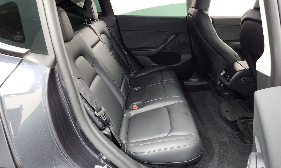 Tesla Model Y 2024