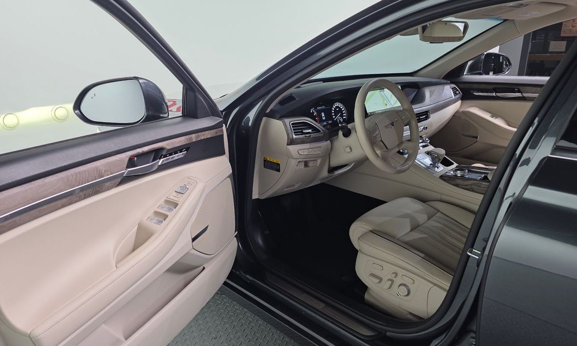 Genesis G90 2021