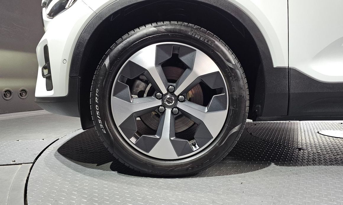 Volvo XC40 2023