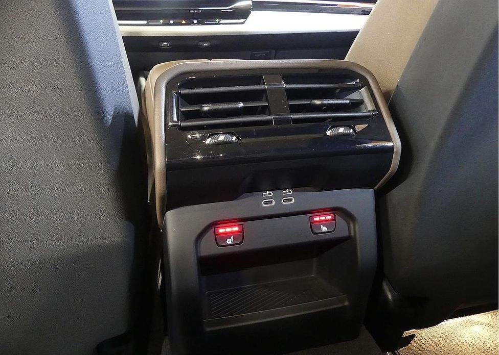 BMW 5-Series 2024