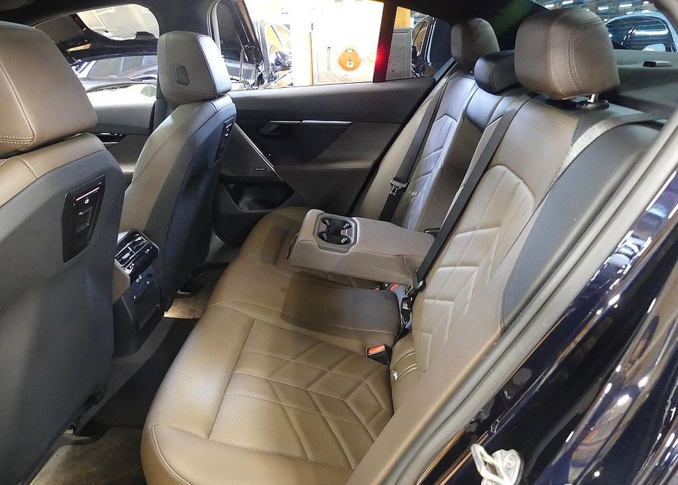BMW 5-Series 2024