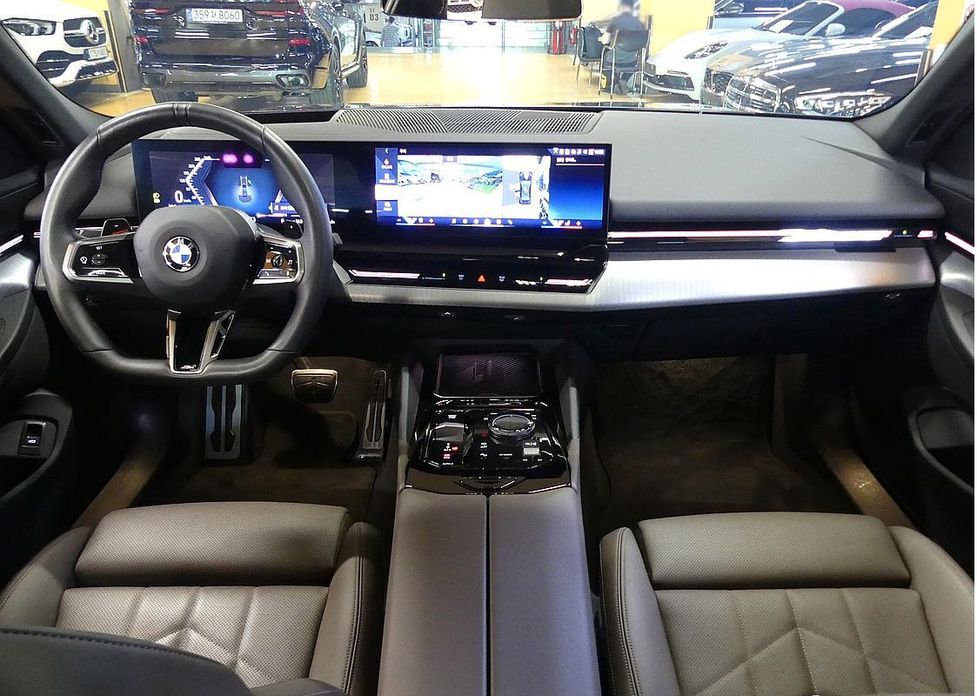 BMW 5-Series 2024