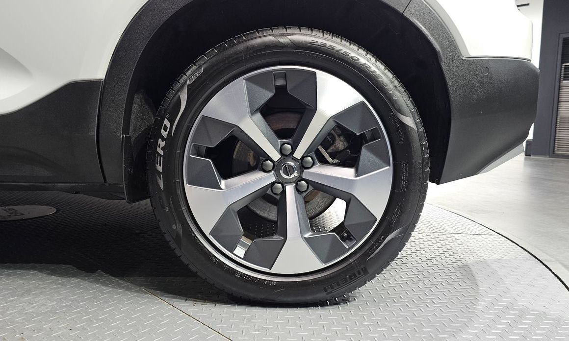 Volvo XC40 2023