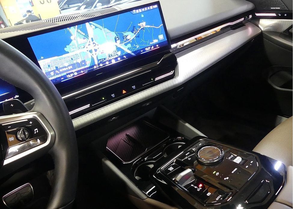 BMW 5-Series 2024
