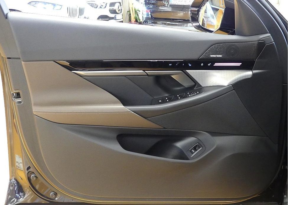 BMW 5-Series 2024