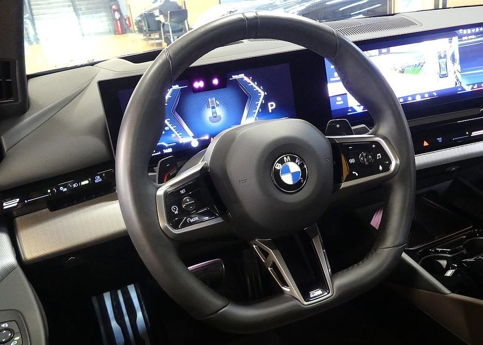 BMW 5-Series 2024