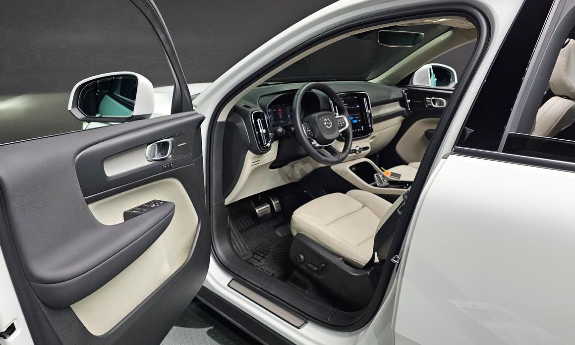 Volvo XC40 2023