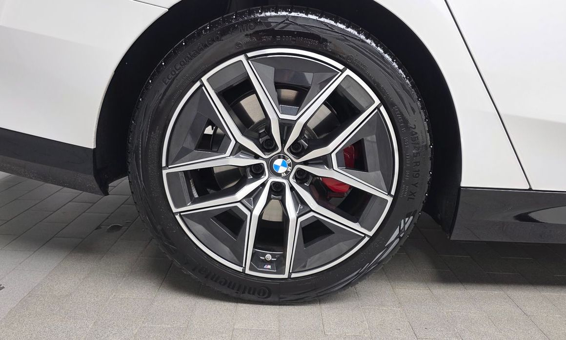BMW 5-Series 2026