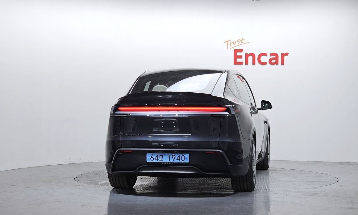 Tesla Model Y 2026