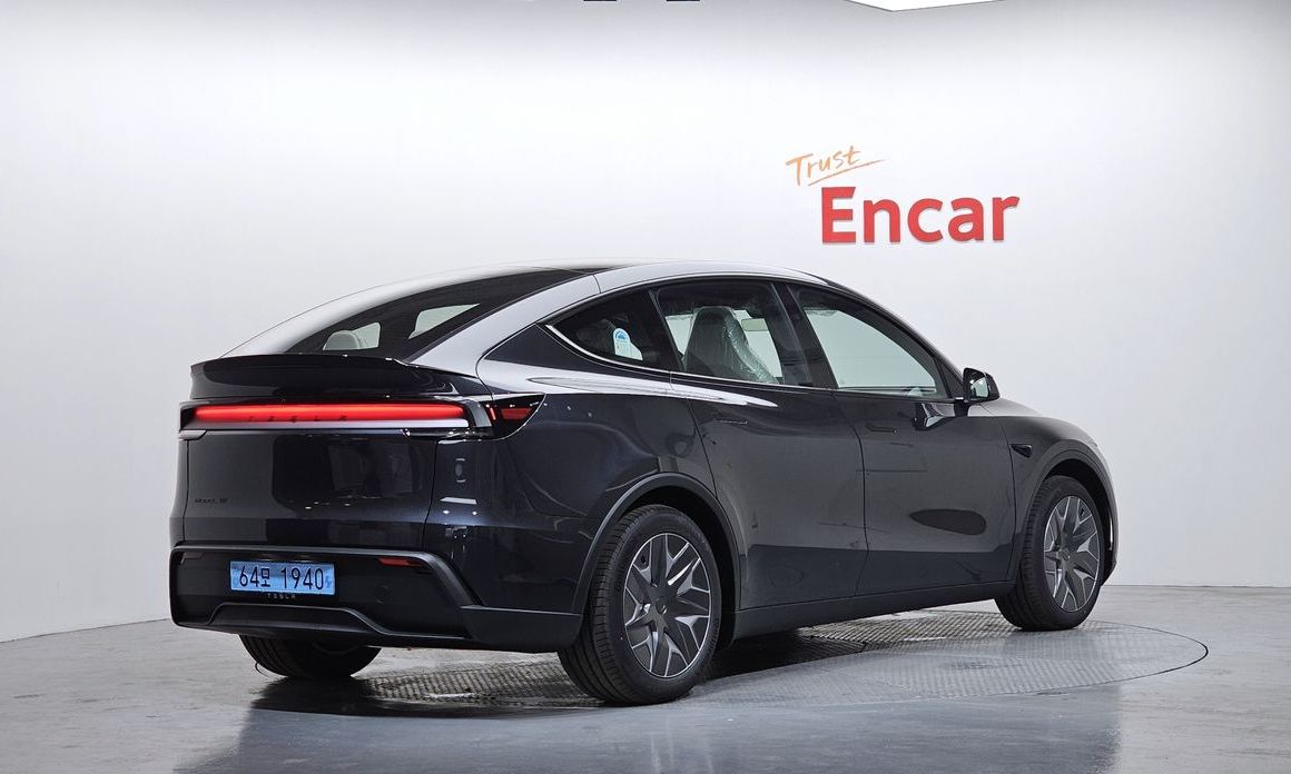 Tesla Model Y 2026