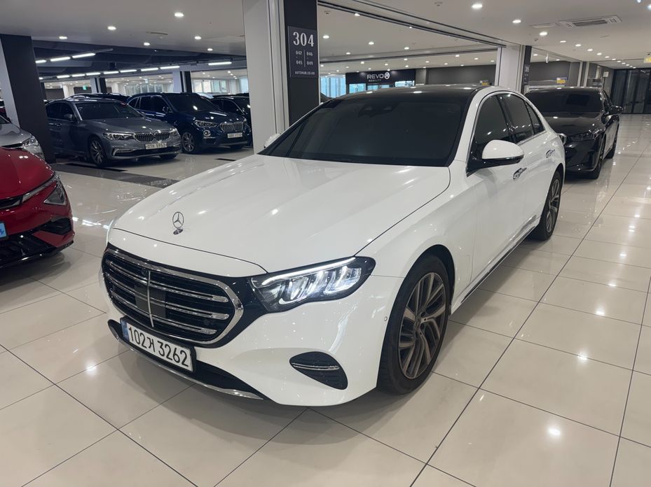 Mercedes-Benz E-Class 2024