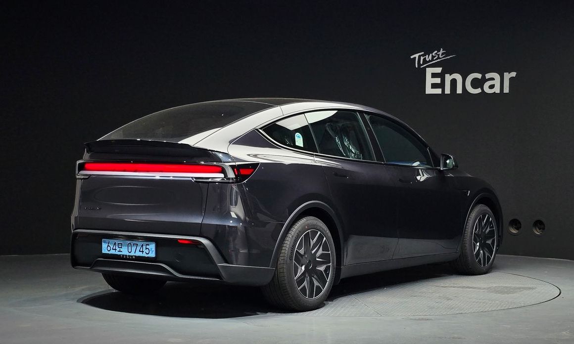 Tesla Model Y 2026