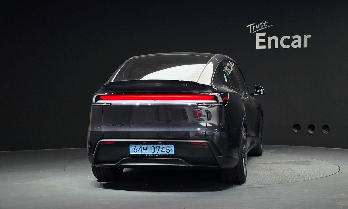 Tesla Model Y 2026