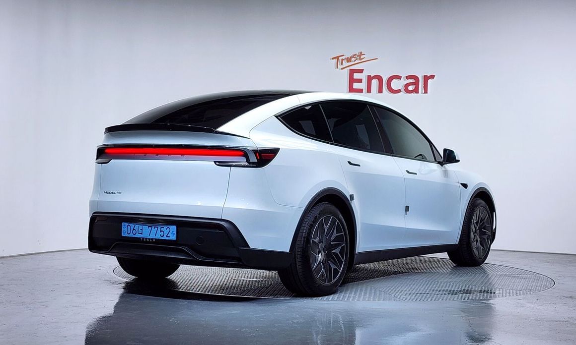 Tesla Model Y 2026