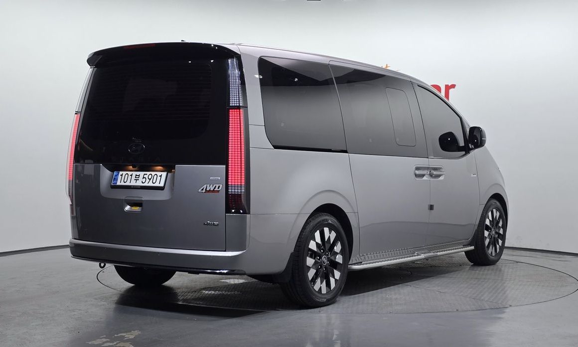 Hyundai Staria 2025