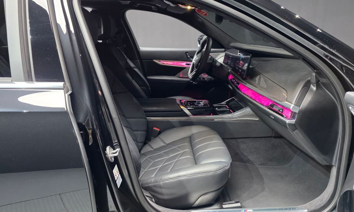 BMW i7 2024
