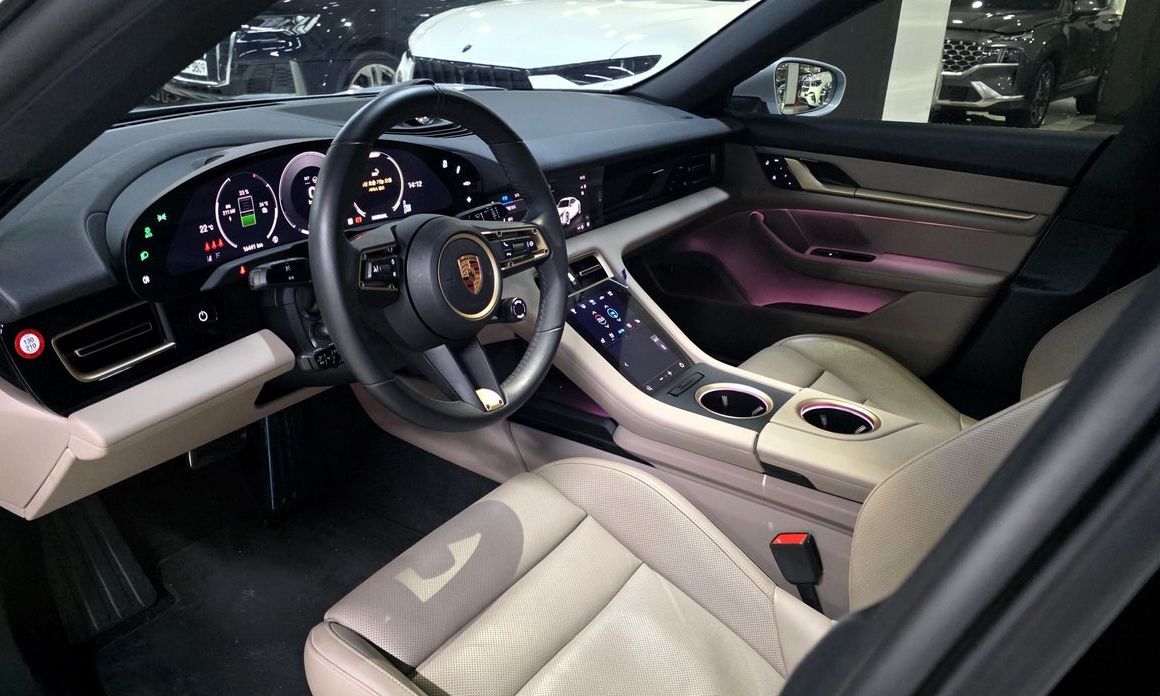 Porsche Taycan 2025