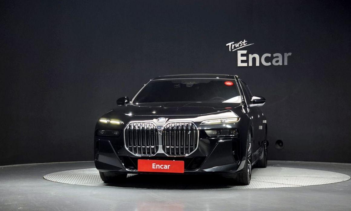 BMW i7 2024