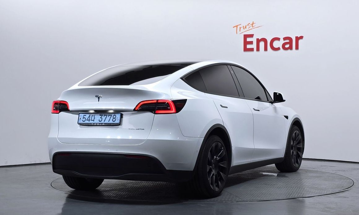 Tesla Model Y 2021