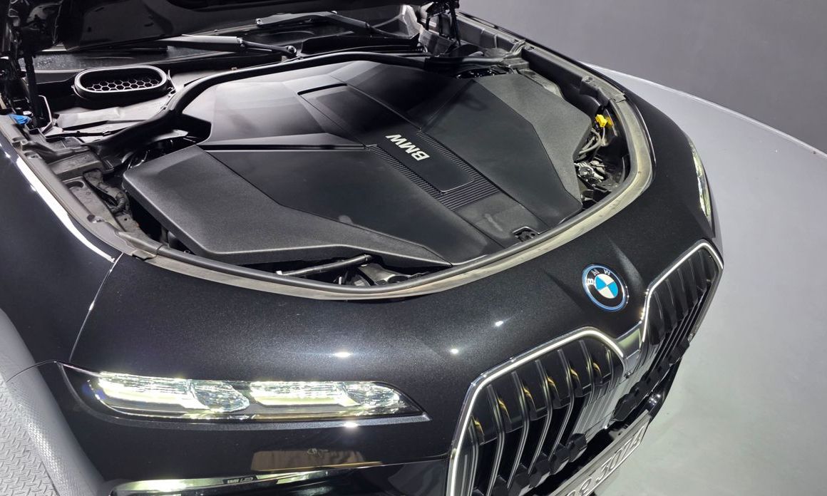 BMW i7 2024