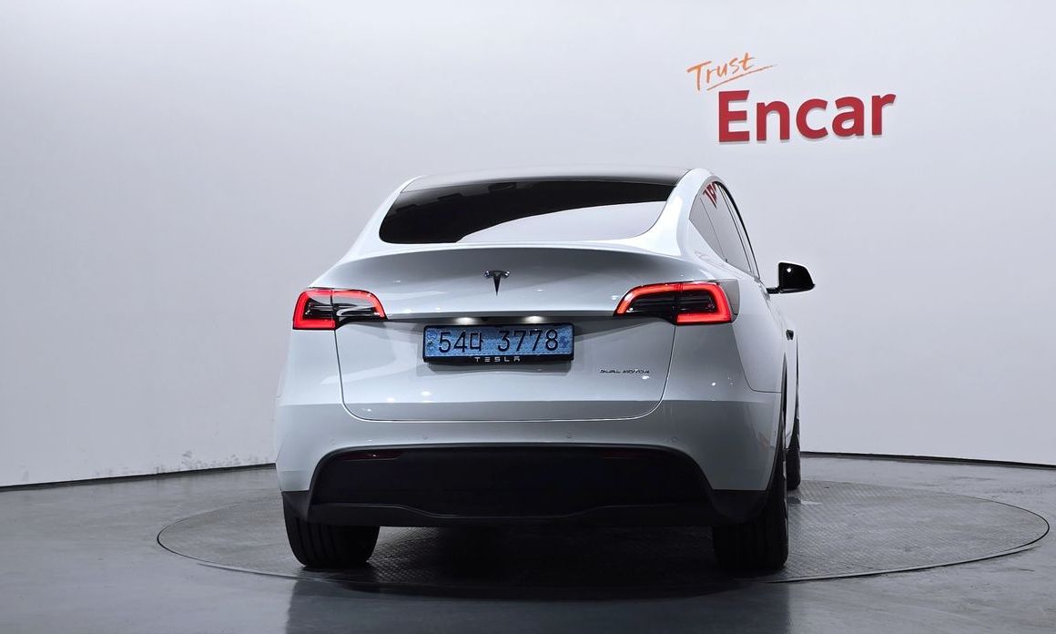 Tesla Model Y 2021