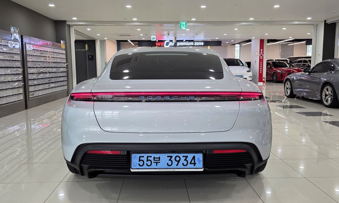 Porsche Taycan 2026