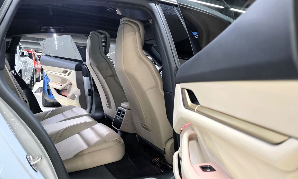 Porsche Taycan 2025