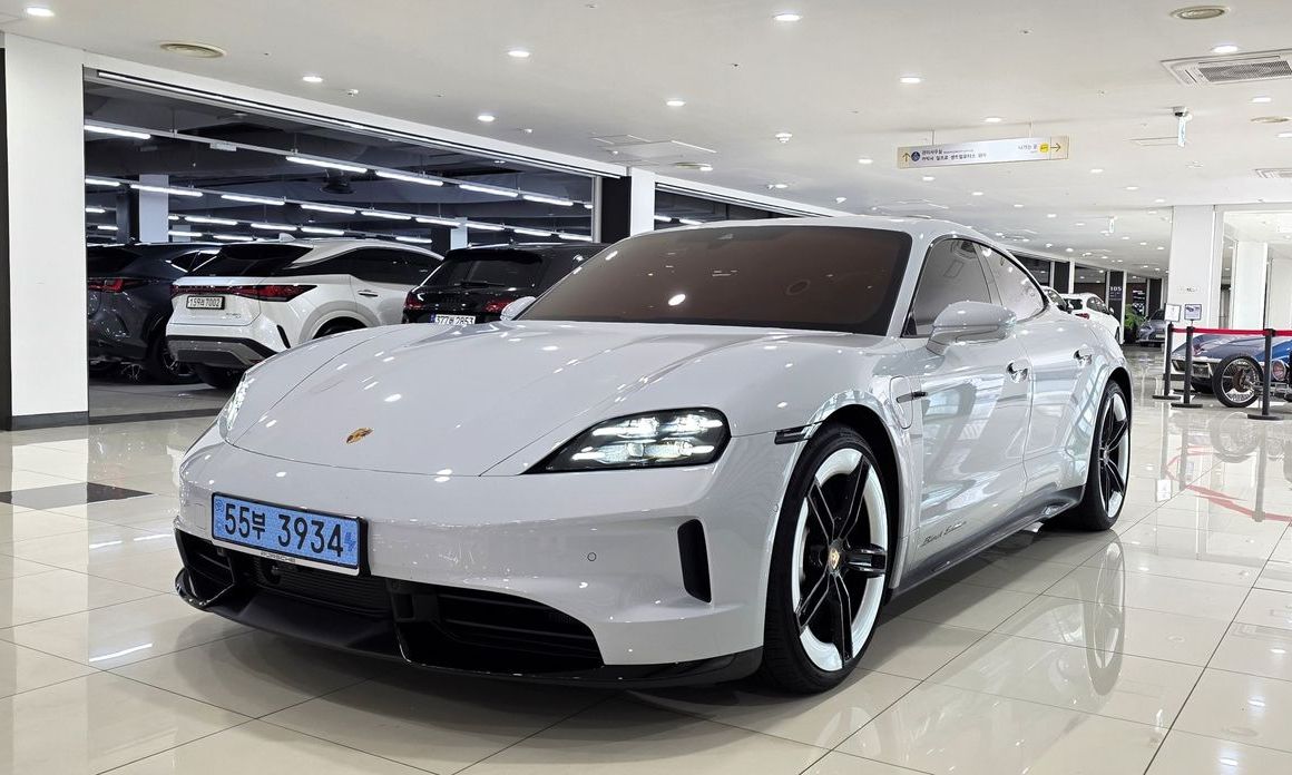 Porsche Taycan 2026
