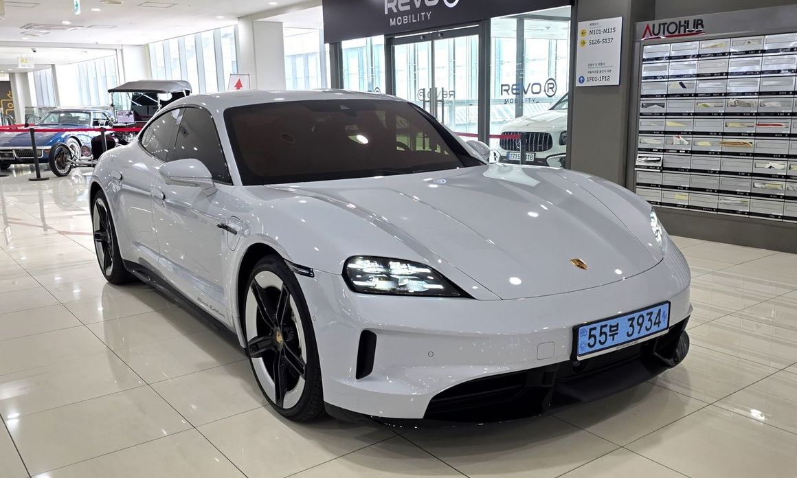 Porsche Taycan 2026