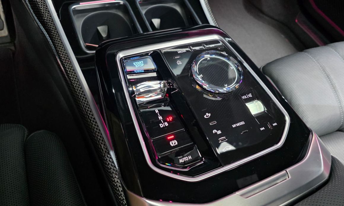 BMW i7 2024