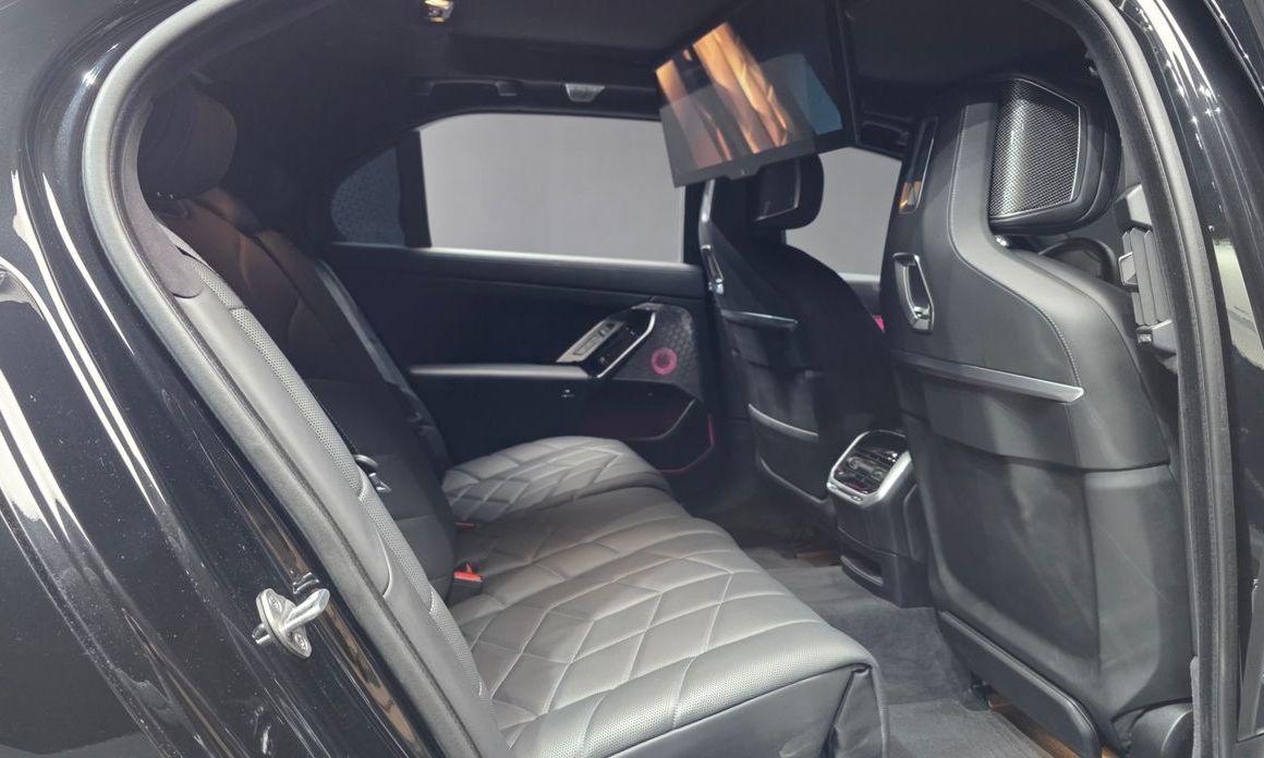 BMW i7 2024