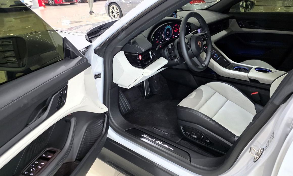 Porsche Taycan 2026