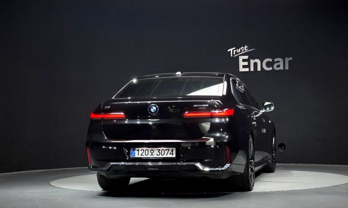 BMW i7 2024