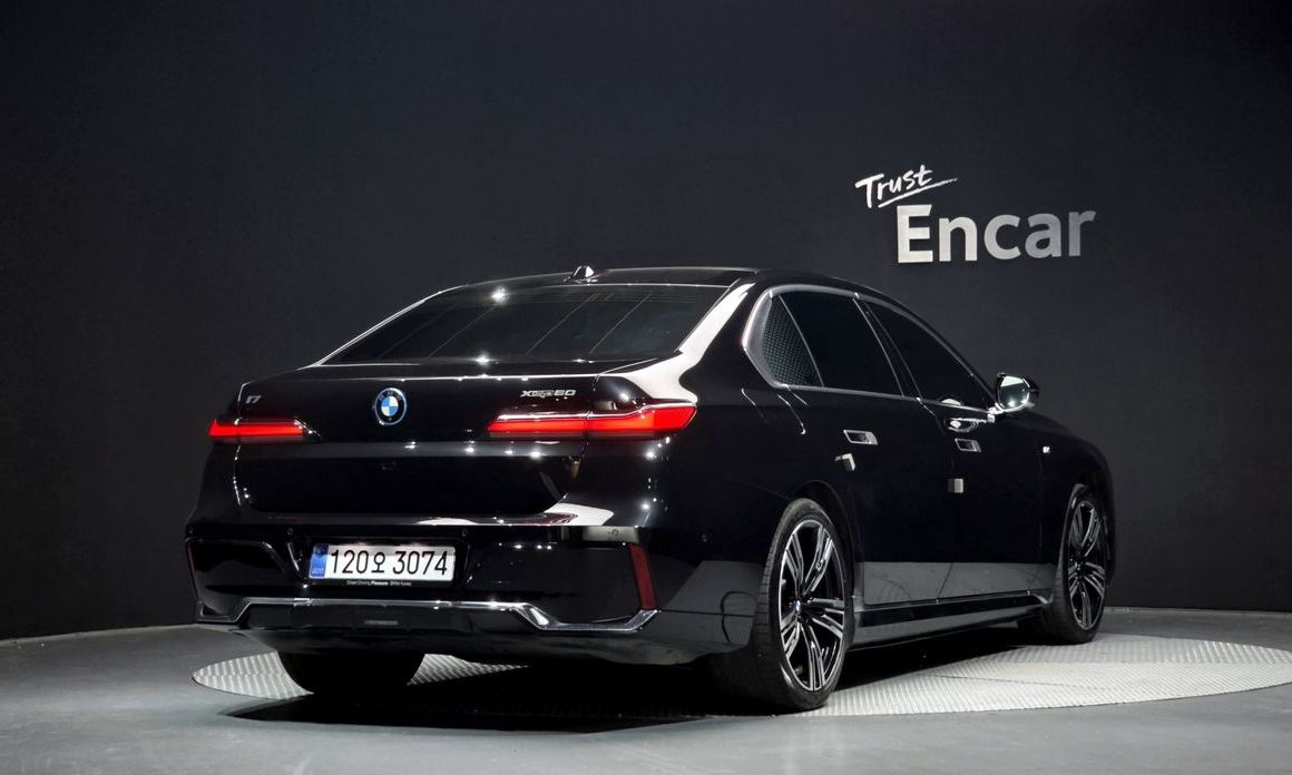 BMW i7 2024