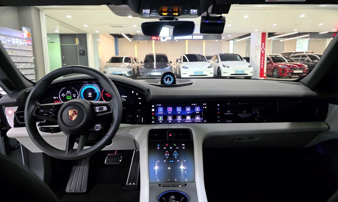 Porsche Taycan 2026