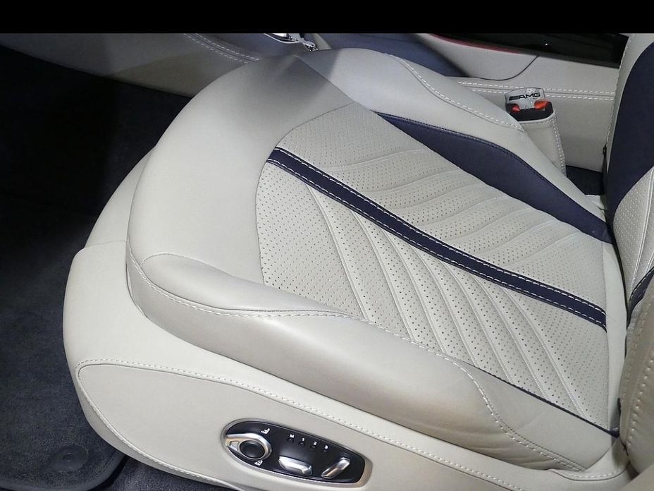 Astonmartin DBX 2023