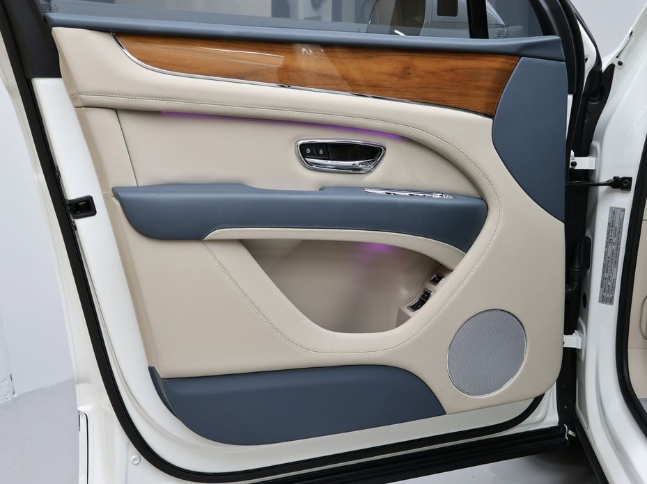 Bentley Bentayga 2024