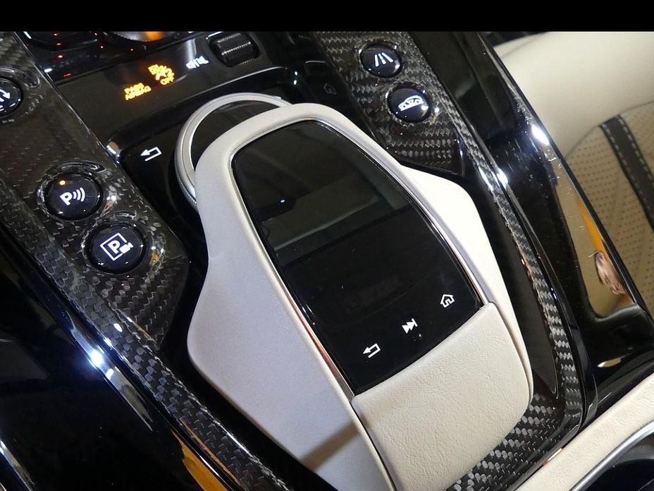 Astonmartin DBX 2023