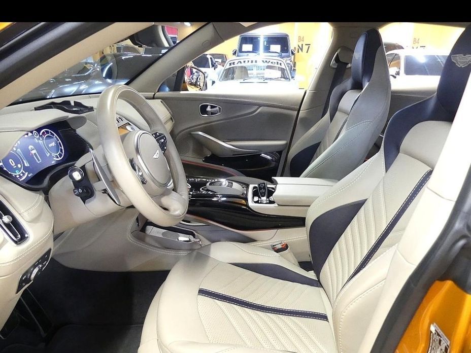 Astonmartin DBX 2023