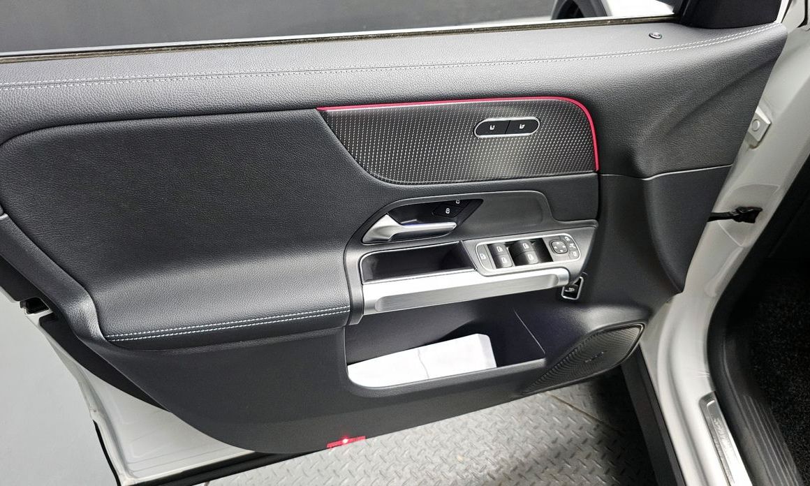 Mercedes-Benz EQB 2022