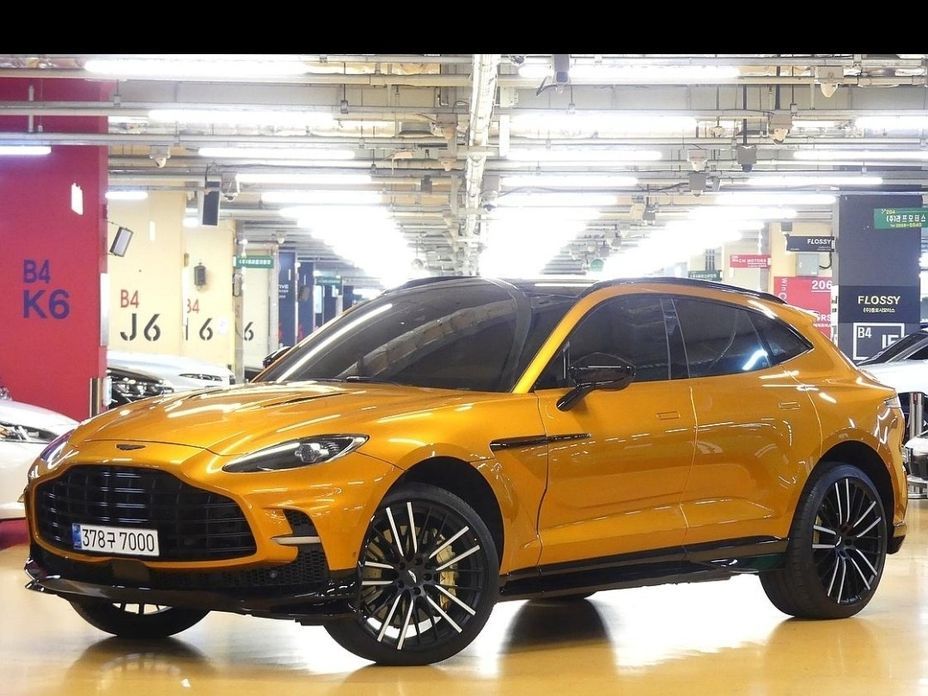Astonmartin DBX 2023