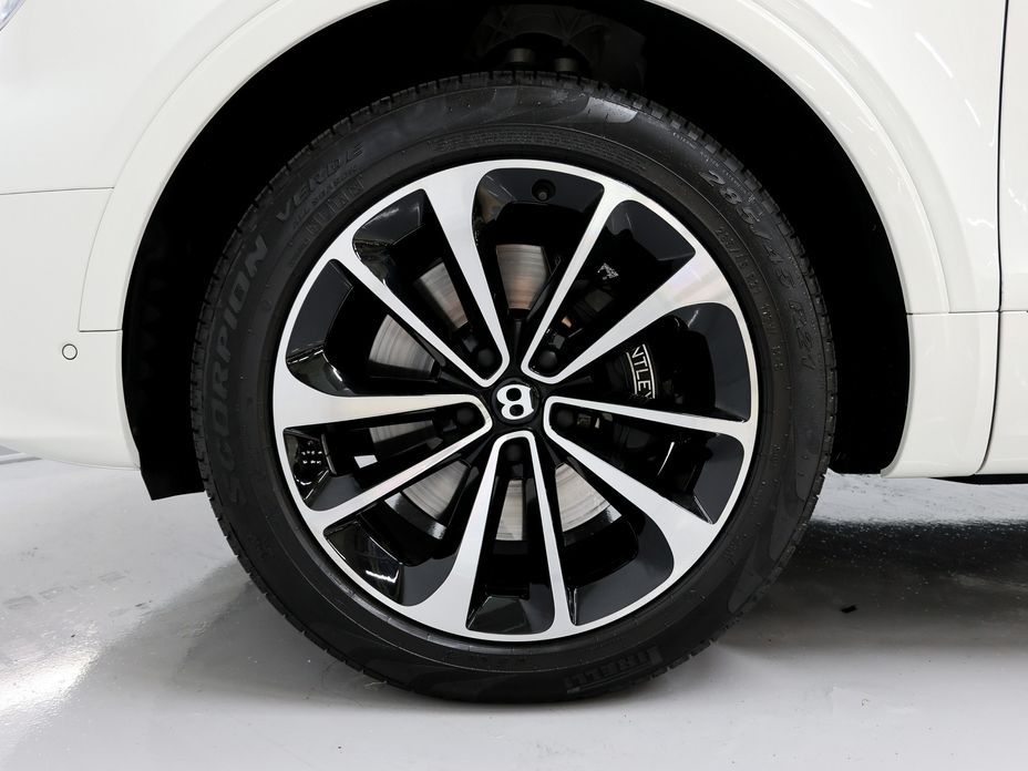 Bentley Bentayga 2024