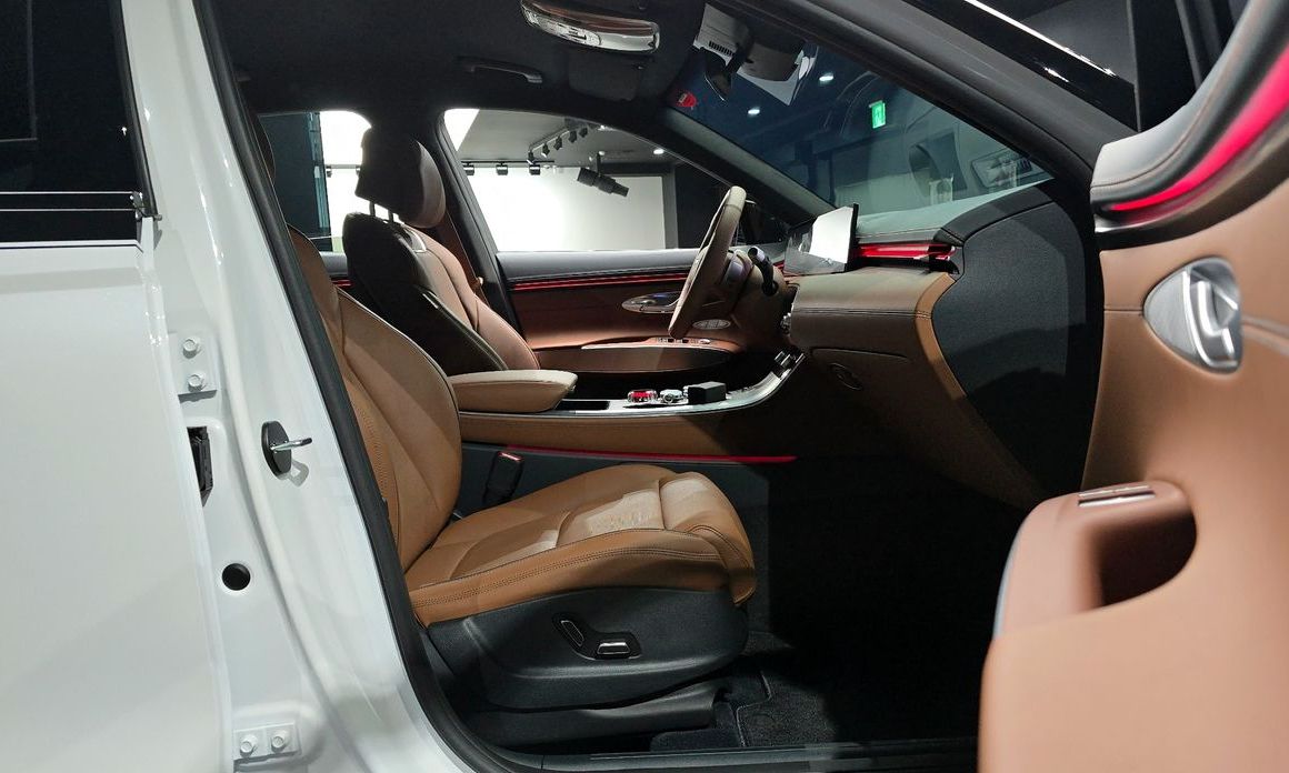 Genesis GV70 2025