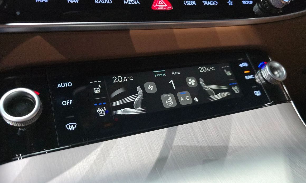 Genesis GV70 2025