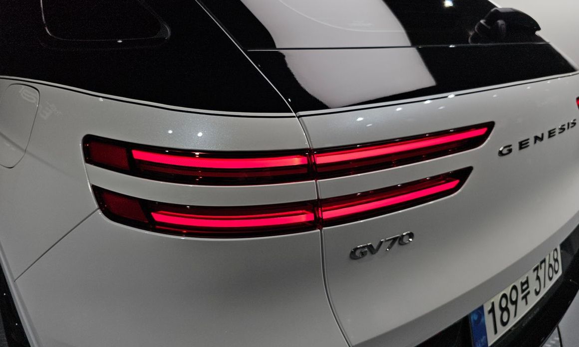 Genesis GV70 2025