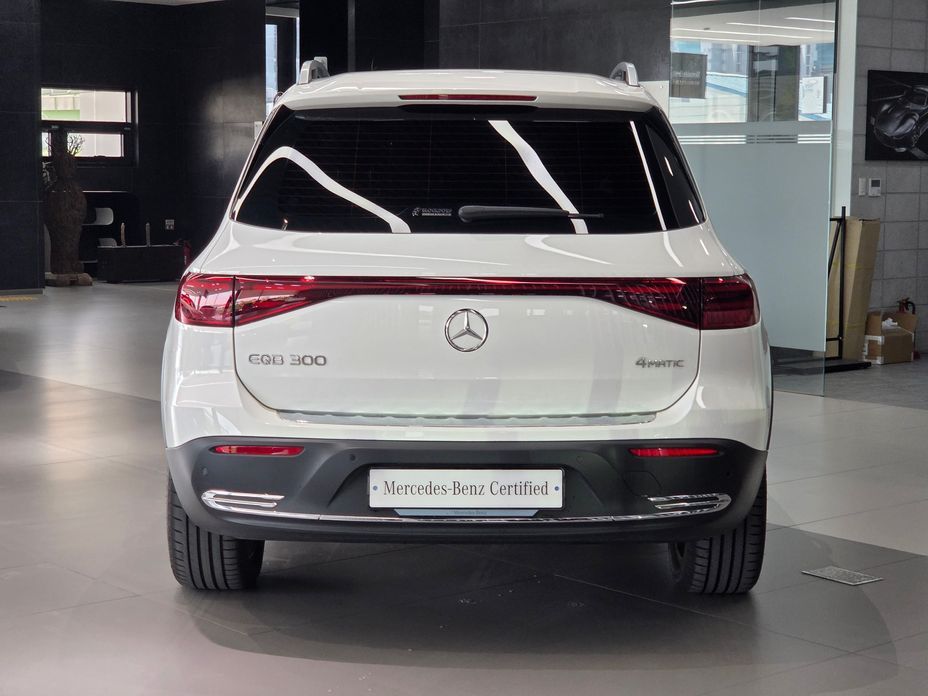 Mercedes-Benz EQB 2025