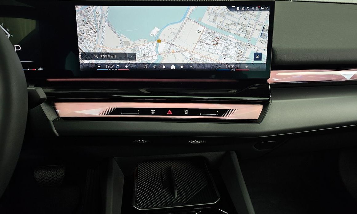 BMW 5-Series 2025