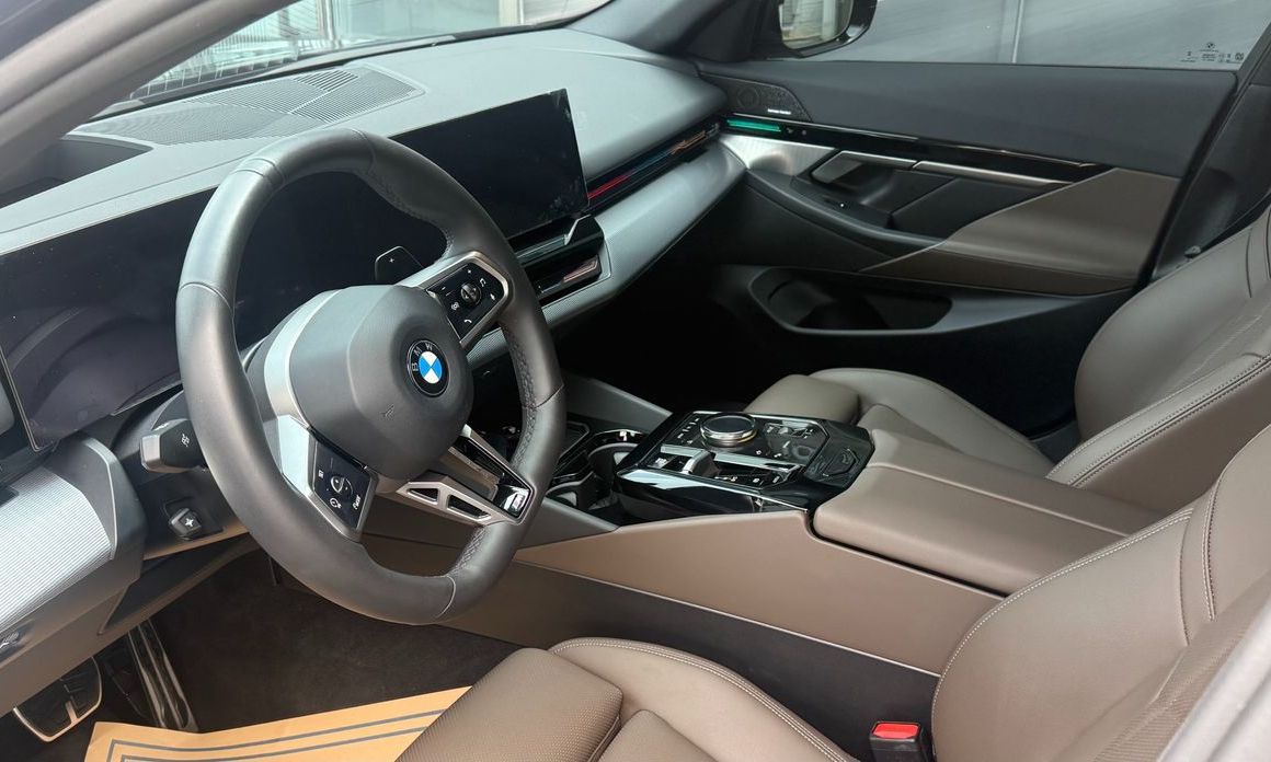 BMW 5-Series 2024